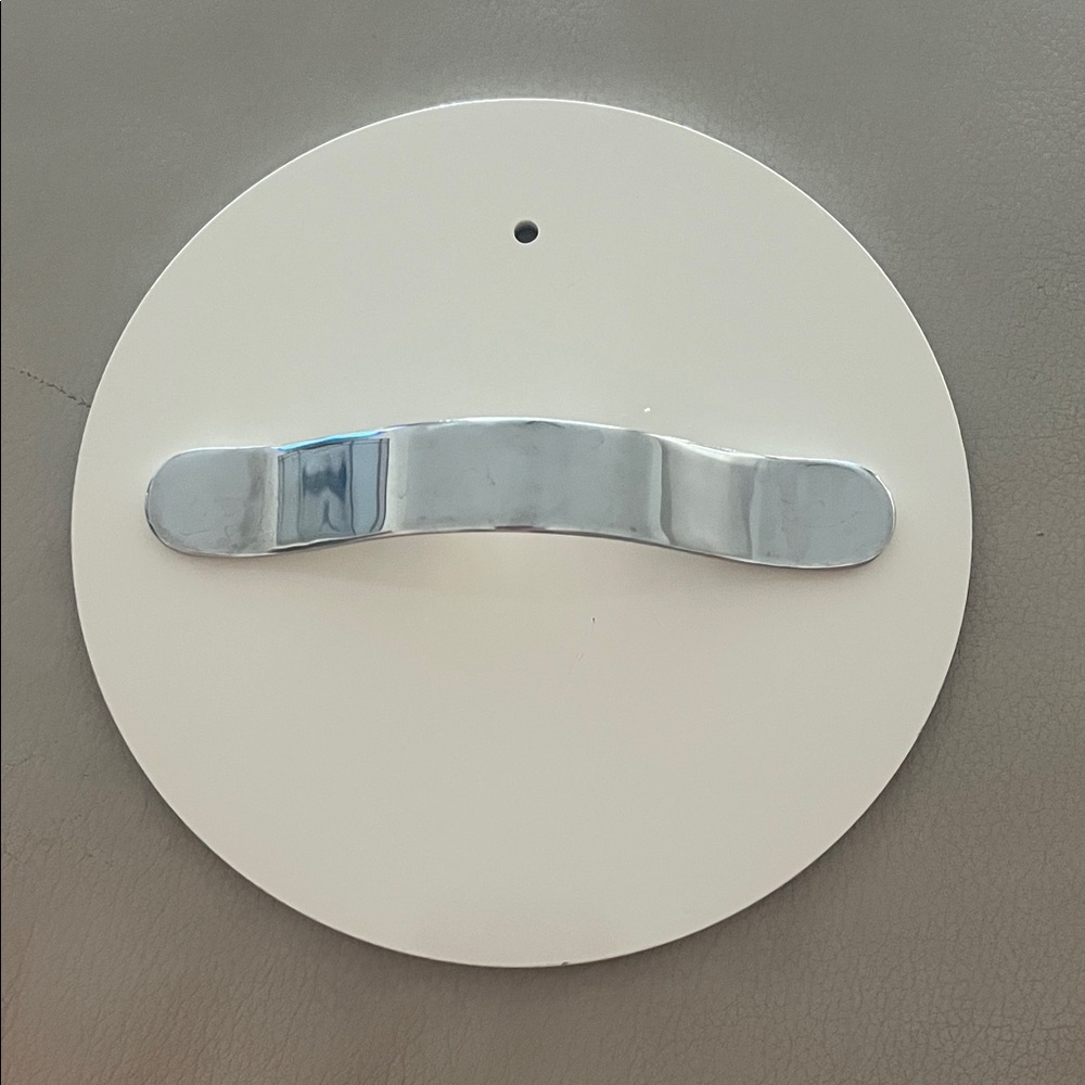 White and Silver Cookware Lid